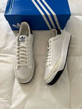 Adidas Rod Laver (g99864) Cloud White / Cloud White / Collegiate Navy Size 11